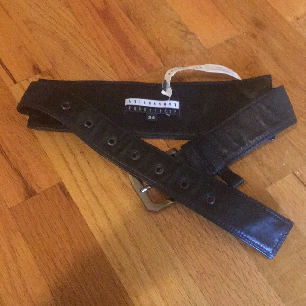 Designer Dora Konsanszky belt 34/ 4